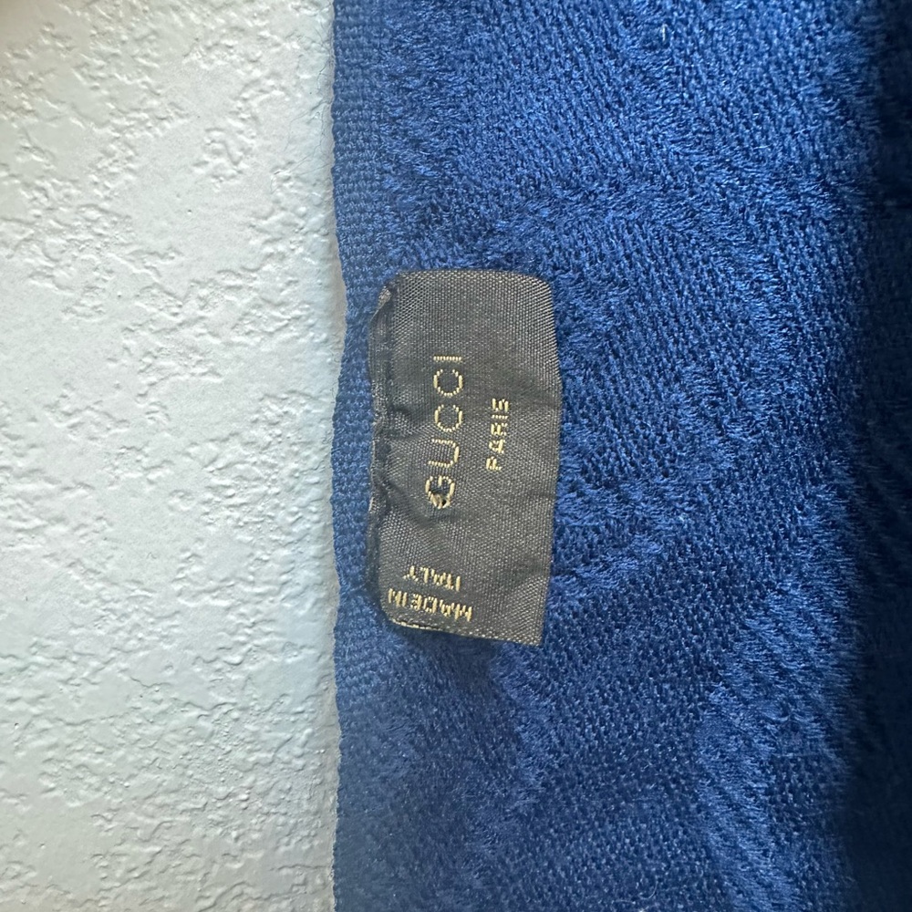 Vintage Gucci 100% Wool Blue Monogrammed Logo Scarf with Fringe - Picture 3 of 5